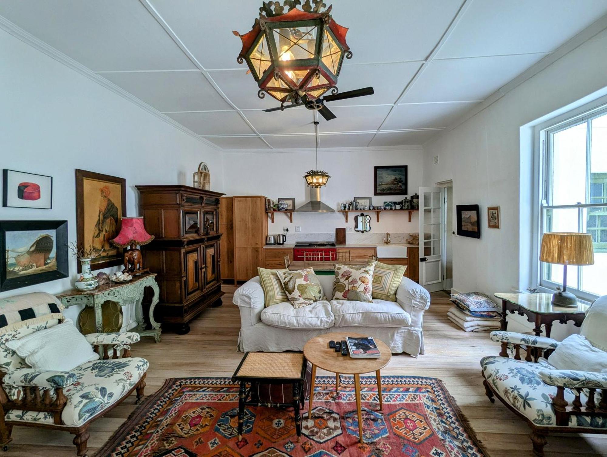 Eclectic Bo-kaap Getaway With Stunning Views Cape Town